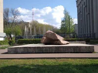 Место, где находился дом, в котором в 1887 г. родился В.И. Чапаев. На новом доме установлена мемориальная доска