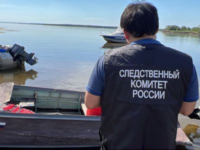 В Хангаласском районе Якутии перевернулась лодка с четырьмя пассажирами. Погиб ребёнок UPD