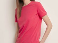 Футболка приталенного силуэта