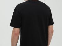 Базовая футболка из хлопка прямого силуэта