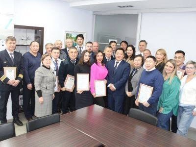 Летный состав авиакомпании «Якутия» наградили за профессионализм во время реконструкции аэропорта