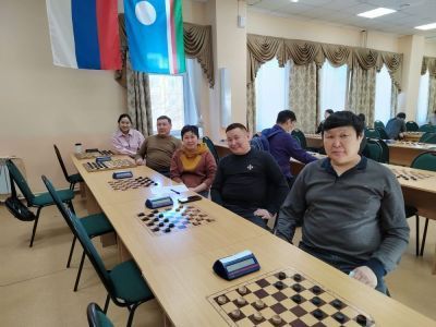 Мирнинские шашисты принесли 12 очков в копилку