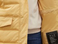 Утепленное пальто силуэта oversize