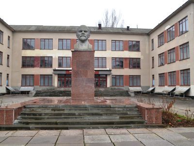 Памятник В.И.Ленину