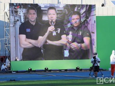 Куколка Кындыкан и космонавты «Роскосмоса» поздравили участников VIII игр «Дети Азии»