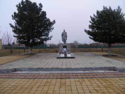 Памятник-символ землякам, погибшим в годы Великой Отечественной войны
