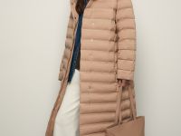 Утепленное пальто с капюшоном