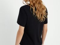 Футболка приталенного силуэта