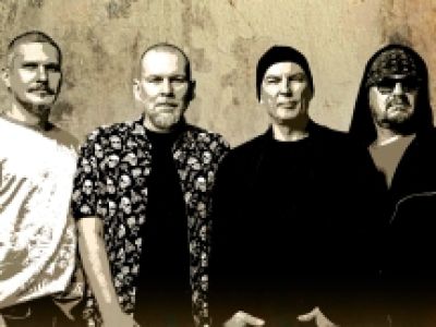 Черный обелиск