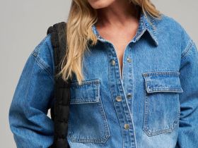 Джинсовая рубашка объемного кроя