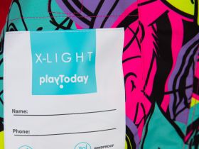 Куртка текстильная с полиуретановым покрытием для девочек (ветровка)