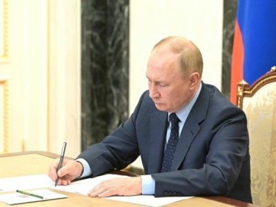 Путин учредил звание «Мать-героиня»