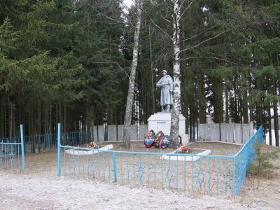 Братская могила воинов Советской Армии, погибших в 1943 г.
