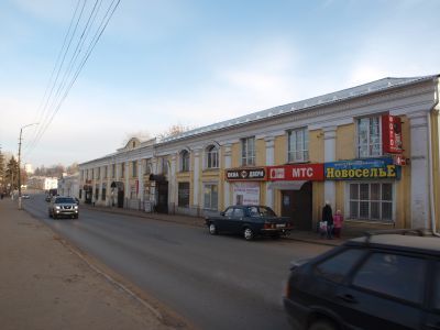 Шесть корпусов торговых рядов