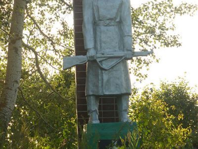 Братская могила с захоронением воинов, погибших в период Великой Отечественной войны 1941—1945 гг.