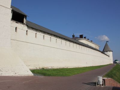 Прясло стены между Юго-западной башней и Преображенской башней