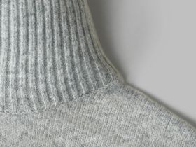 Свитер с шерстью