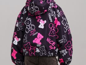 Куртка текстильная с полиуретановым покрытием для девочек (ветровка)