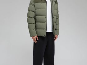 Стеганая куртка с капюшоном
