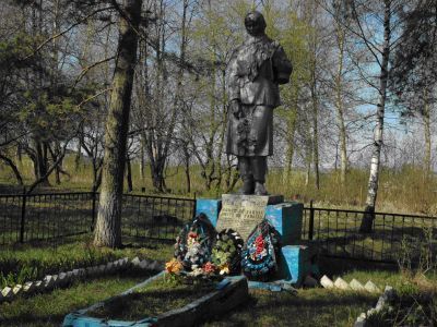 Братская могила советских воинов, погибших в 1943 г.