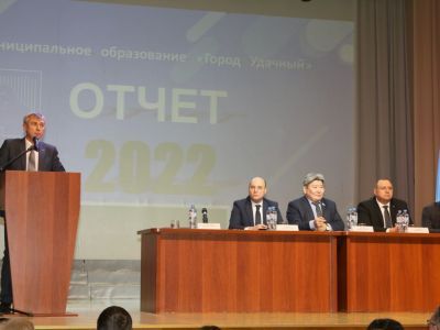 Глава города и бюджетники Удачного подвели итоги 2022 года