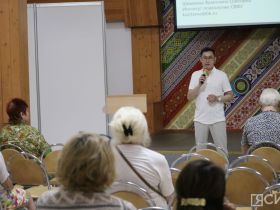 Не заменяйте игрушки и общение гаджетом: о пользе и вреде смартфонов для детей рассказала психолог