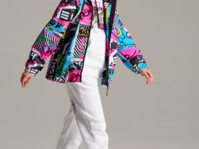 Куртка текстильная с полиуретановым покрытием для девочек (ветровка)