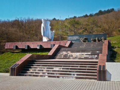 Памятник воинам 77-й стрелковой дивизии