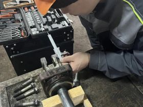 Герой России Андрей Григорьев посетил чемпионат «Профессионалы» в Нюрбе