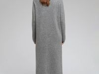 Вязаное платье полуприлегающего силуэта