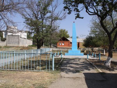 Братская могила советских воинов, погибших в битве за Северный Кавказ