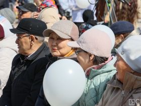 Фоторепортаж: трудовые династии и заслуженных работников Якутии чествовали 1 мая