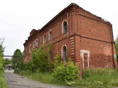 Двухэтажное каменное здание начала XX века, ныне городской узел связи