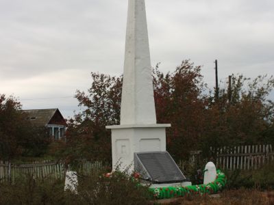 Памятник воинам-землякам, погибшим на фронтах Великой Отечественной войны