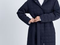 Утепленное пальто с поясом