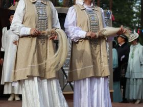 Показ национальной одежды состоялся на Ысыахе Олонхо