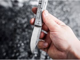 Складной нож Boker BRLW Meteorite Damast Platinum Edition, сталь Damascus, рукоять титан