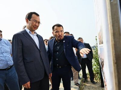 Главе Якутии представили проект набережной «Поющие пески» в Вилюйске