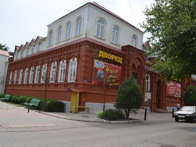 Здание к/т "Спартак"