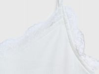 Топ в рубчик с декором из кружева, Белый