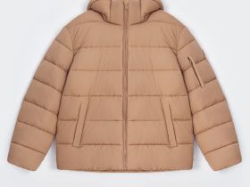 Утепленная стеганая куртка со съемным капюшоном