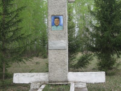 Могила Мухамадеева Т.А., убитого за революционную деятельность в 1919 году местными кулаками