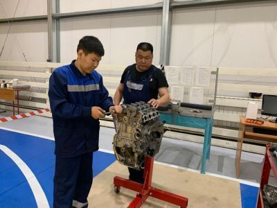 Якутские студенты успешно сдали демоэкзамен по ремонту и обслуживанию легковых автомобилей