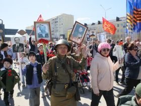 Фото. В Якутске акция «Бессмертный полк» собрала более 50 тысяч человек