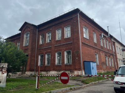 Здание больницы с богадельней К.А. Попова и жилым домом для служащих