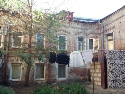 Дворовая пристройка