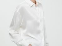 Блузка свободного силуэта с отложным воротником