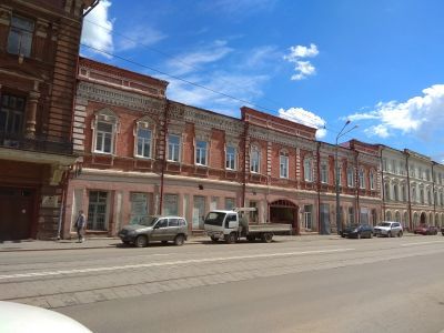 Первый в Сибири научно-исследовательский институт физических методов лечения. В годы Великой Отечественной войны (1941-1945 гг.) располагался эвакогоспиталь для раненых воинов Советской Армии