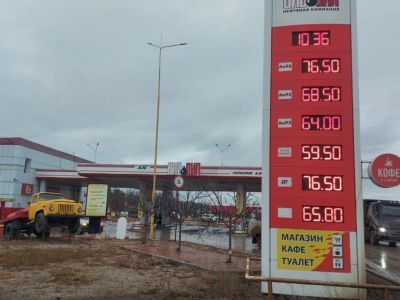 Фотофакт: в Якутске на АЗС «Сибойл» повысили цены на бензин