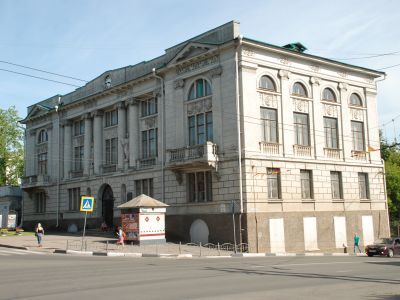 Дом, в котором в 1918 г. с участием Фрунзе Михаила Васильевича проходили губернские съезды Советов